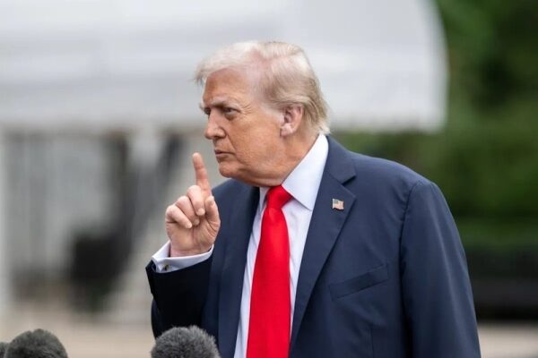 Трамп подписал закон о публикации документов по делу Джеффри Эпштейна Трамп подписал закон о публикации документов по делу Джеффри Эпштейна