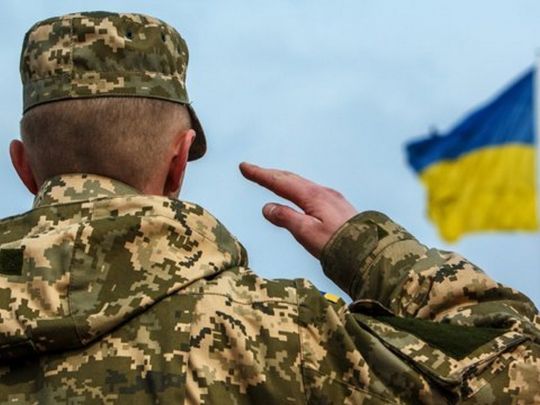 Виснажена війною армія України готується до переходу на нову систему служби: що це означає