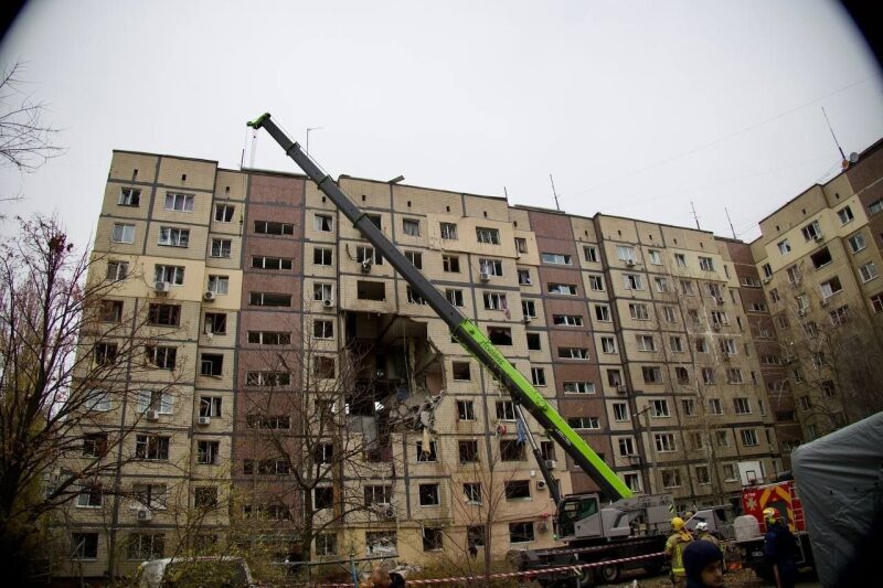 Вночі росіяни атакували нафтогазову та залізничну інфраструктуру України: які регіони постраждали найбільше (фото, відео)