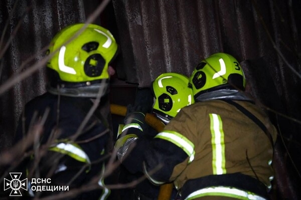 В Одесском районе горел склад: огонь охватил большую площадь В Одесском районе горел склад: огонь охватил большую площадь