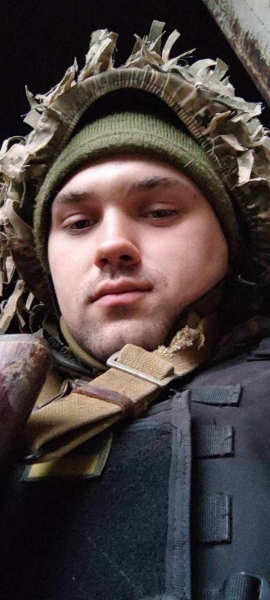 «Сам зголосився переносити боєкомплекти, від вибухів яких полягли б ми всі»: 23-річний воїн врятував побратимів ціною власного життя