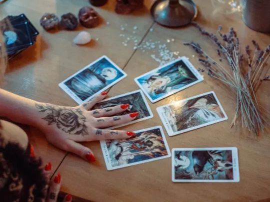 Водоліям — «Маг» і день можливостей, Близнюкам — «Вісімка Кубків» і час відпустити старе: таро-прогноз на 25 січня