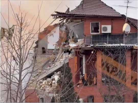 Будинок ексспікера Ради Разумкова зруйновано внаслідок нічного удару росіян по Києву (відео)