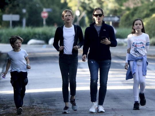 Мама — не зірка: Дженніфер Гарнер розповіла про «зневажливе» ставлення власних дітей до її слави