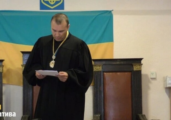 Судья, кусавший полицейских, возглавил суд в Одесской области и уже имеет новый срок в должности Судья, кусавший полицейских, возглавил суд в Одесской области и уже имеет новый срок в должности