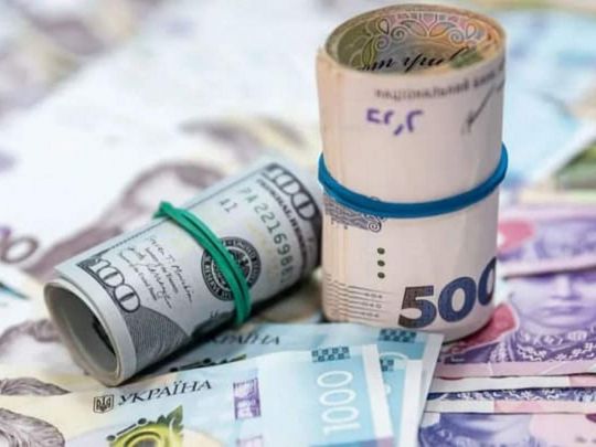 Долар, євро, злотий: що буде з курсом наступного тижня — прогноз банкіра