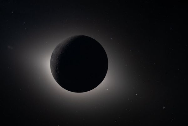 NASA показала перші фото з прольоту повз Місяць (фото)