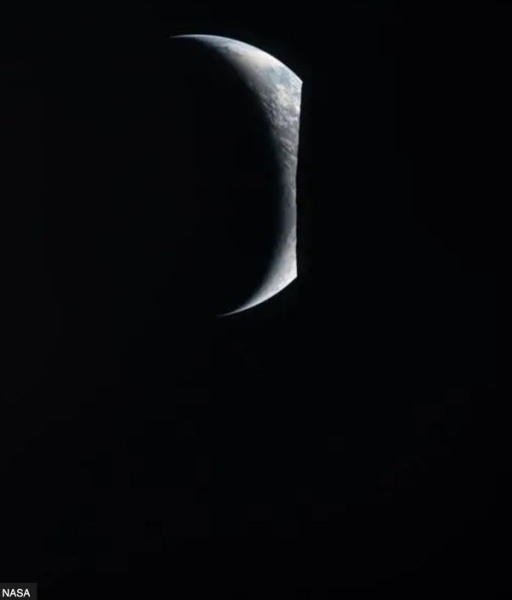 NASA показала перші фото з прольоту повз Місяць (фото)