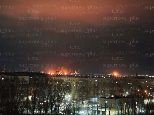 Тольятті атакували невідомі дрони: у місті палають одразу два хімічні заводи (фото, відео)