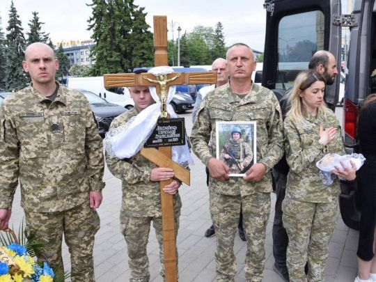 Загинув у боях за Авдіївку: на Волині попрощалися з прикордонником, який понад два роки вважався зниклим безвісти