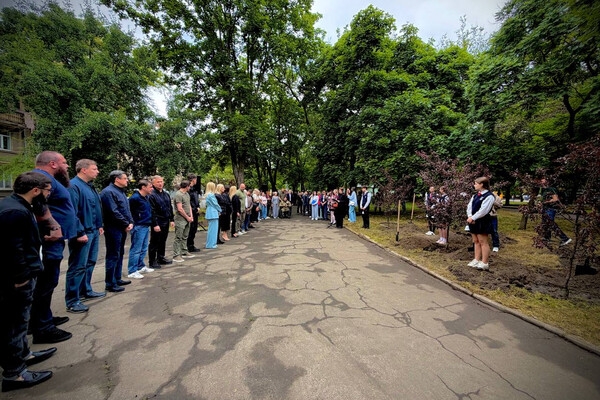 В честь погибших детей: в Одессе заложили яблоневый "Сад памяти" В честь погибших детей: в Одессе заложили яблоневый "Сад памяти"