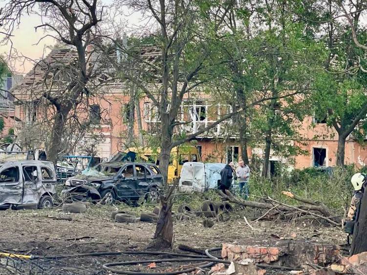 Харьков, Днепр и Запорожье приходят в себя после комбинированной атаки россиян (фото, видео)