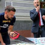 «Мертві душі», подвійна оплата, «відкати»: Grant Watch Ukraine «Стоп-паразит» дослідив, як «освоюються» гранти