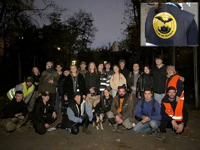 «Після влучання „Шахеда“ з-під завалів ми витягли десь 15 собак і котів»: волонтери спільноти «Київські кажани» допомагають постраждалим людям