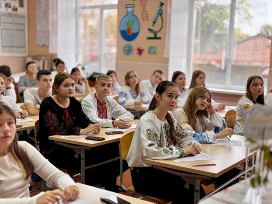 Шкільна реформа в Україні: МОН пояснило, чому скорочують 10−12 класи